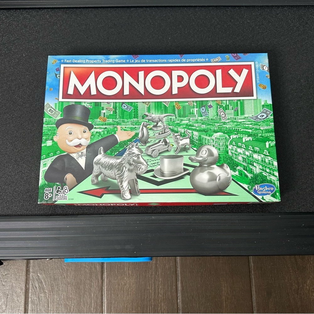 Hasbro Monopoly Game with Green and Red Box French Board Game New